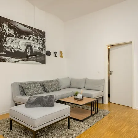 Sweethome - Luxus Pur - Grosse Kueche, Terrasse, Stellplatz, Wifi *